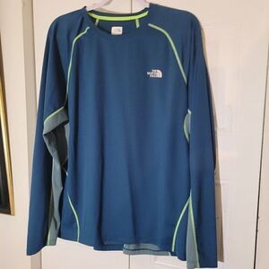 THE North Face blue Long sleeve pull over shirt size XLARGE Nwot Men's 1/4 zippe